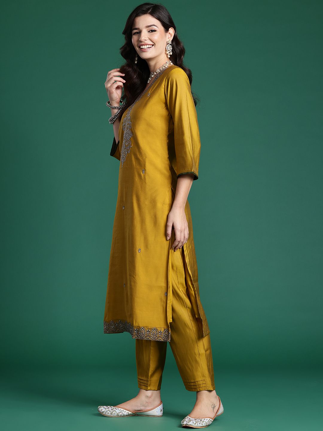 Ethnic Motifs Embroidered Sequinned Kurta With Trousers & Dupatta