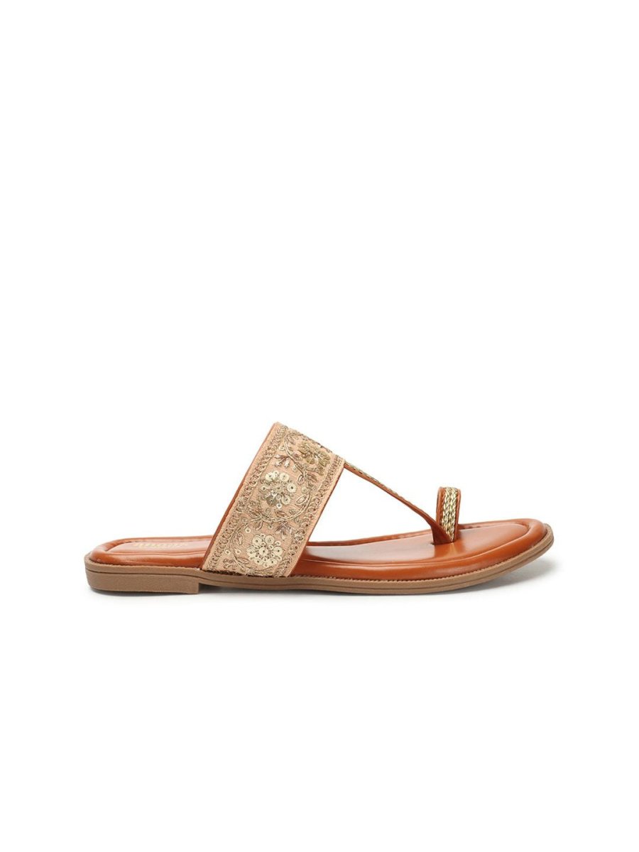 Dhiyona AK Ethnic Embellished One Toe Flats