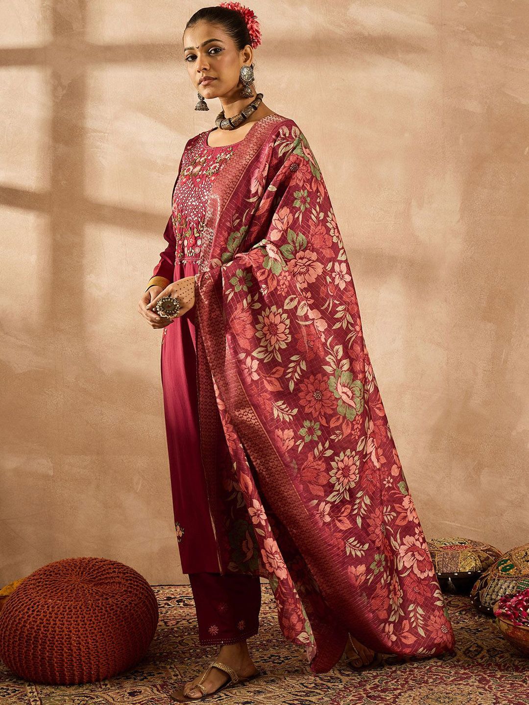 Dhiyona IE Women Floral Embroidered Regular Thread Work Kurta with Trousers & With Dupatta