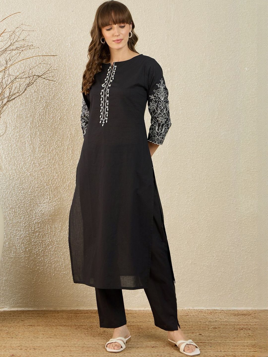 Women Ethnic Motifs Embroidered Regular Thread Work Pure Cotton Kurta with Trousers