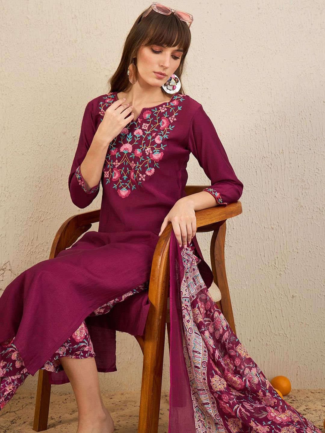 Dhiyona IE Floral Embroidered Notch Neck Thread Work Straight Kurta With Palazzos & Dupatta