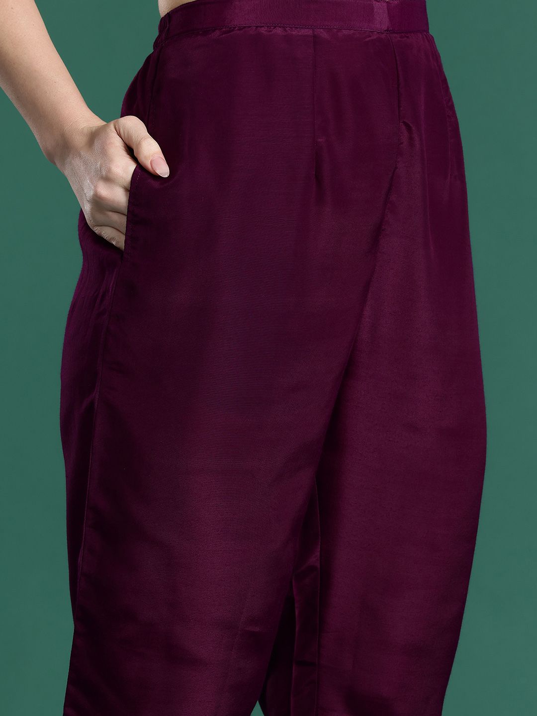 Ethnic Motifs Embroidered Sequinned Kurta with Trousers & With Dupatta