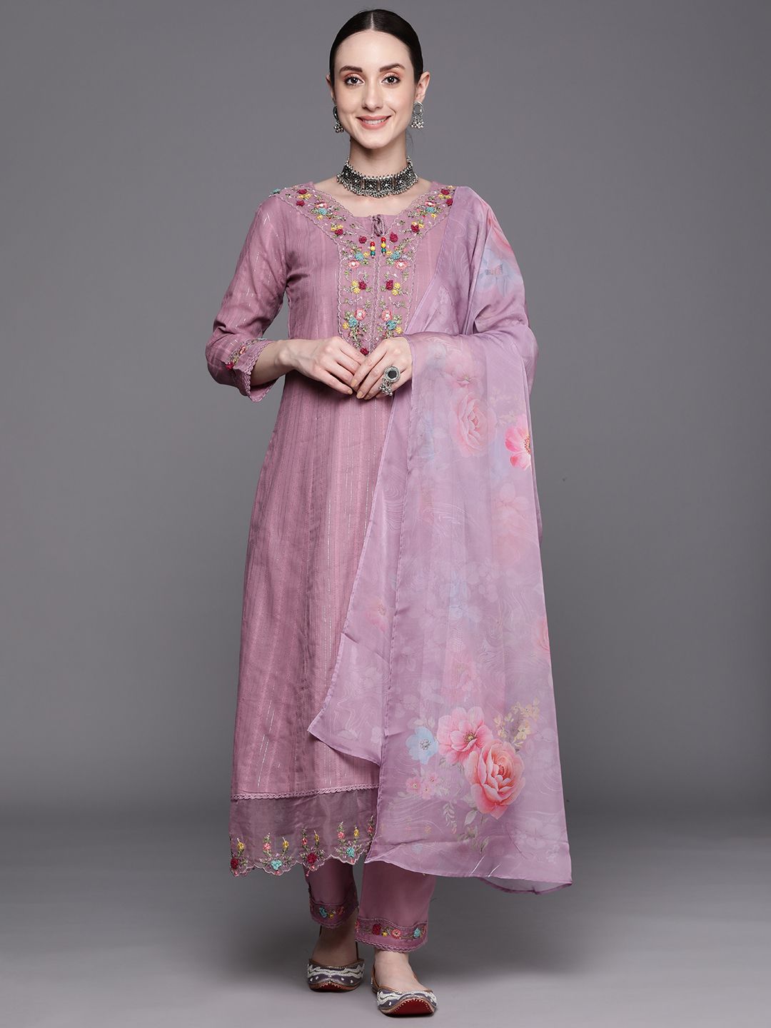 Floral Embroidered Regular Thread Work Pure Cotton Kurta With Trousers & Dupatta