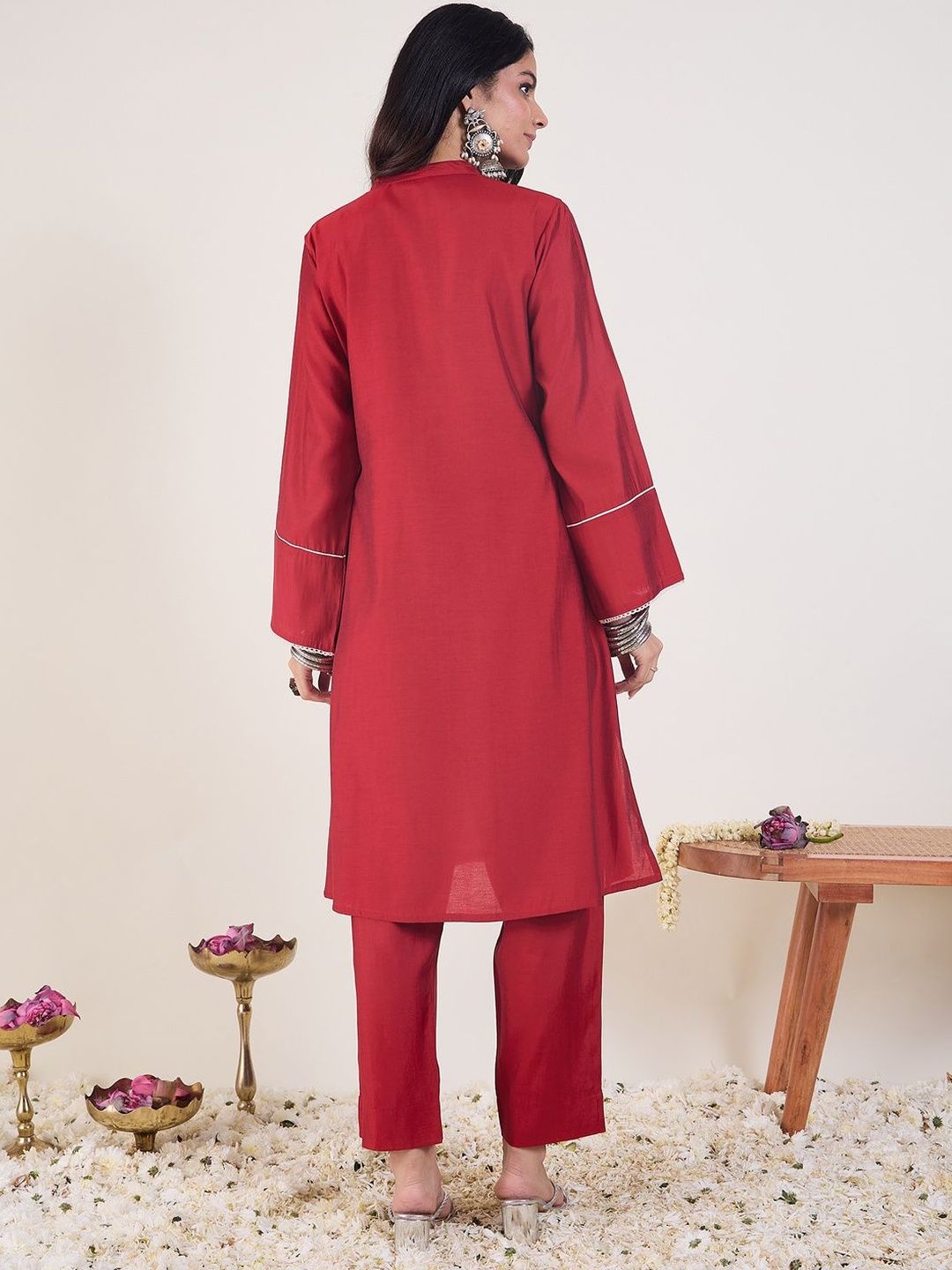 Ethnic Motifs Embroidered Mandarin Collar Thread Work Kurta With Trousers