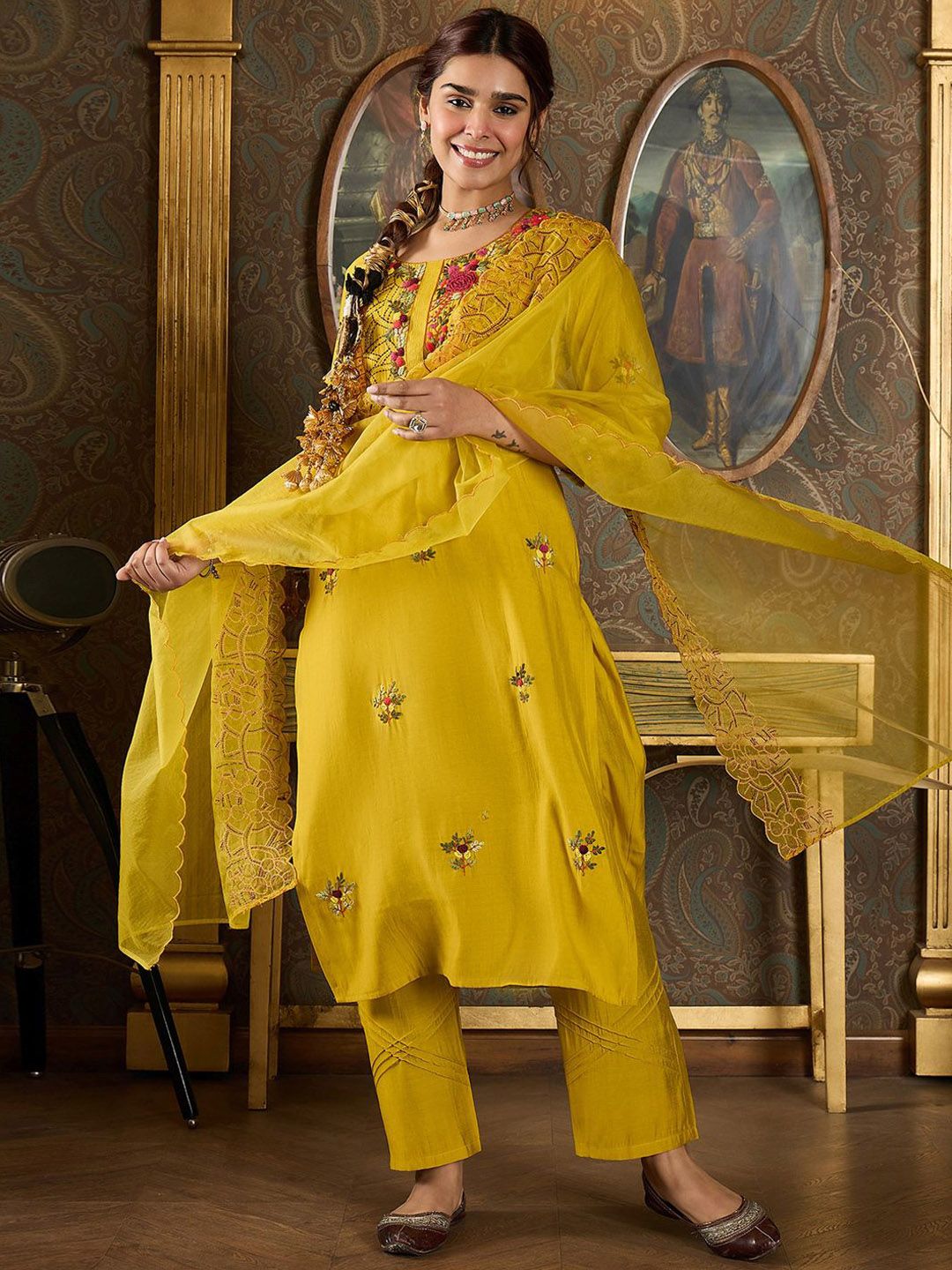 Dhiyona IE Floral Embroidered Thread Work Straight Kurta With Trousers And Dupatta