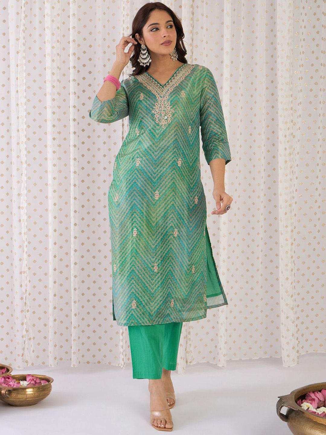 Dhiyona IE Women Floral Embroidered Regular Sequinned Kurta with Trousers & With Dupatta
