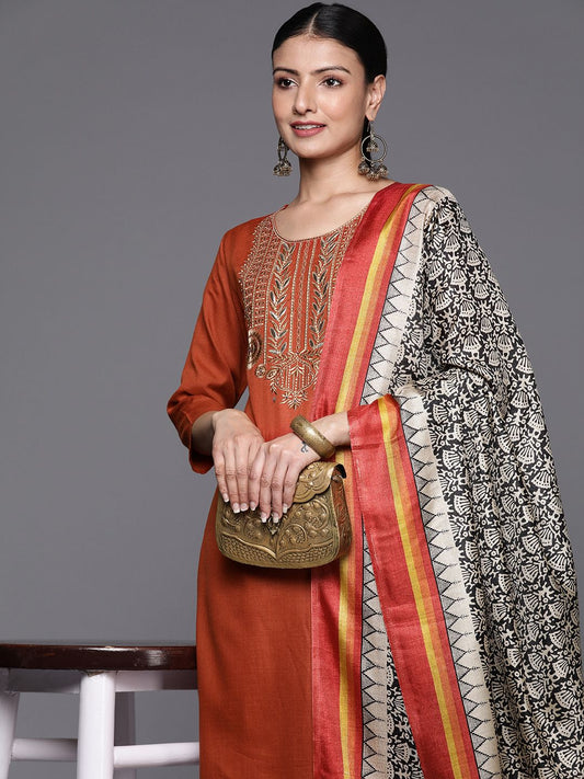 Dhiyona VA Women's Floral Embroidered Gotta Patti Kurta with Trousers & With Dupatta