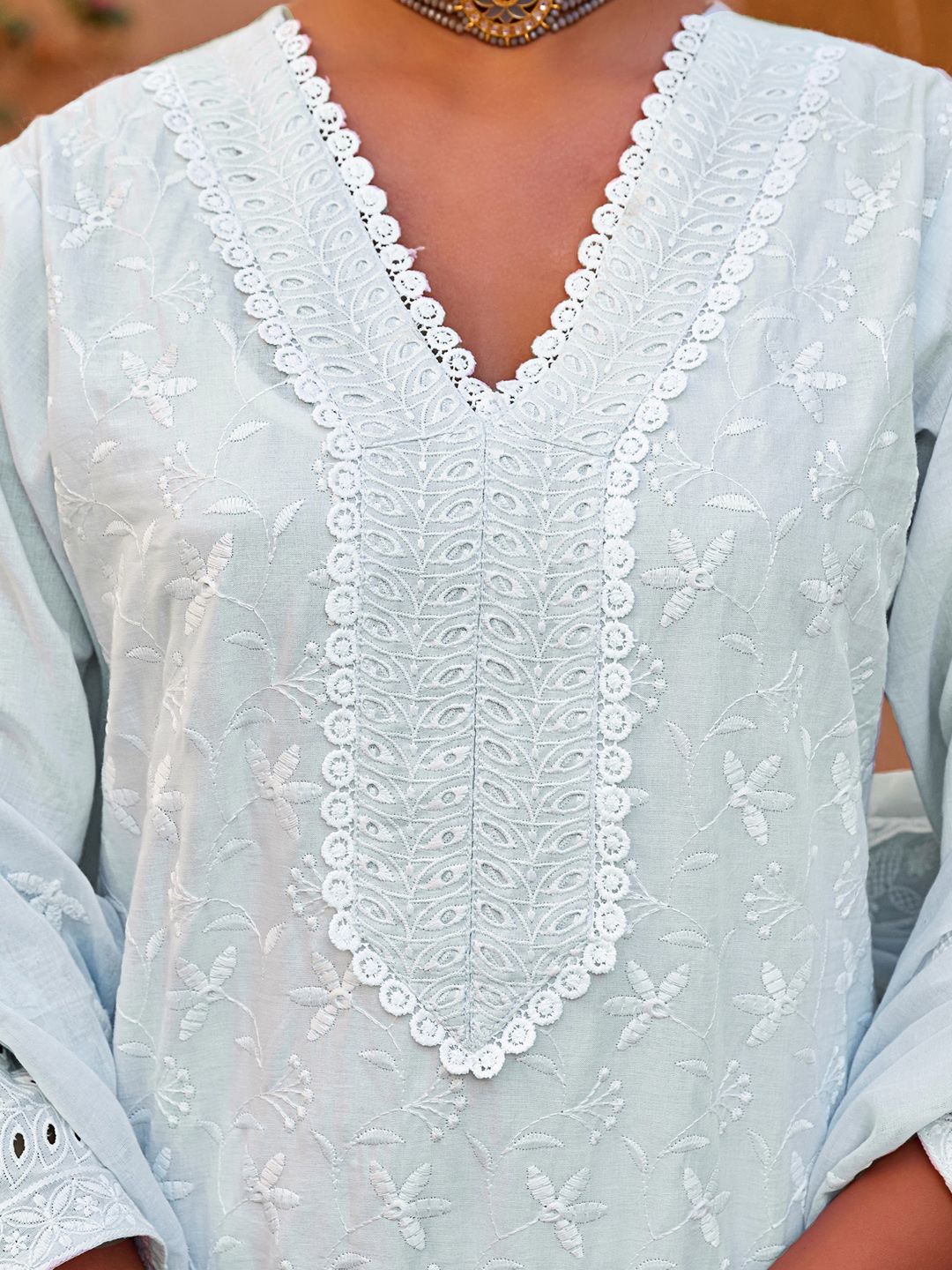 Floral Embroidered Thread Work Pure Cotton Straight Kurta With Trousers & Dupatta