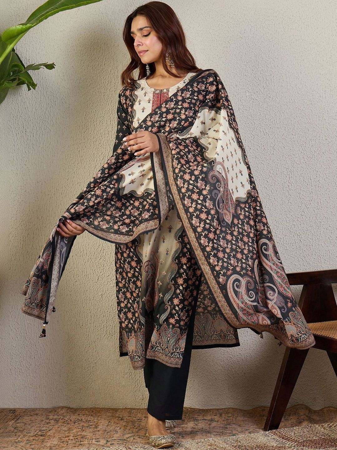 Ethnic Motifs Printed Round Neck Pure Cotton Kurta With Trousers & Dupatta