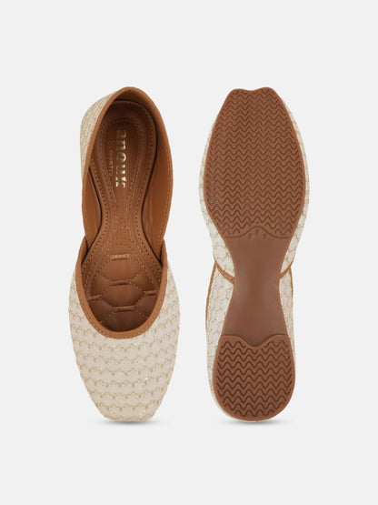 Dhiyona AK Embellished Square Toe Mojaris
