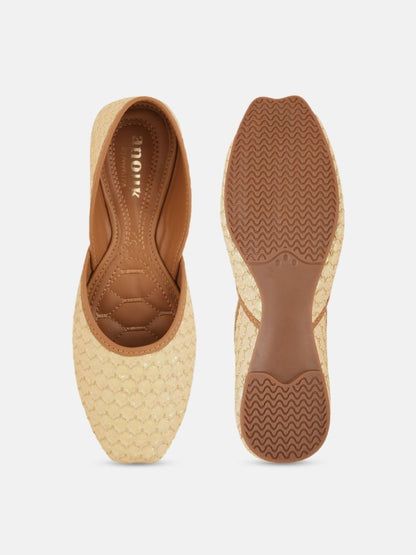 Dhiyona AK Embellished Square Toe Mojaris