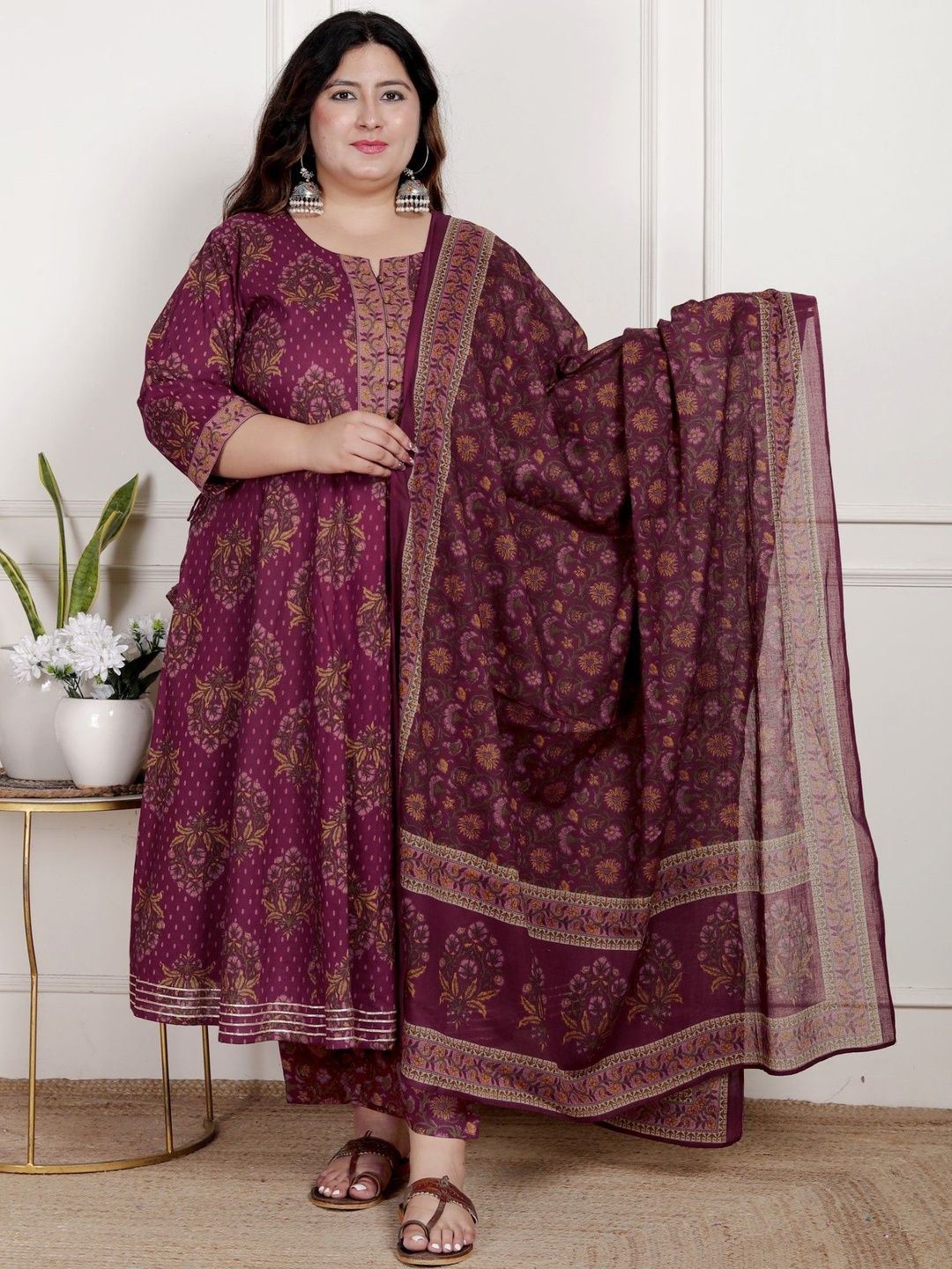 Dhiyona KL Women Floral Printed Empire Pure Cotton Kurta with Trousers & With Dupatta