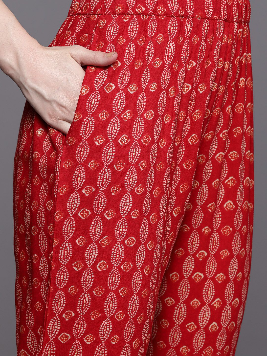 Ethnic Motifs Printed Regular Sequinned Kurta With Trousers & Dupatta