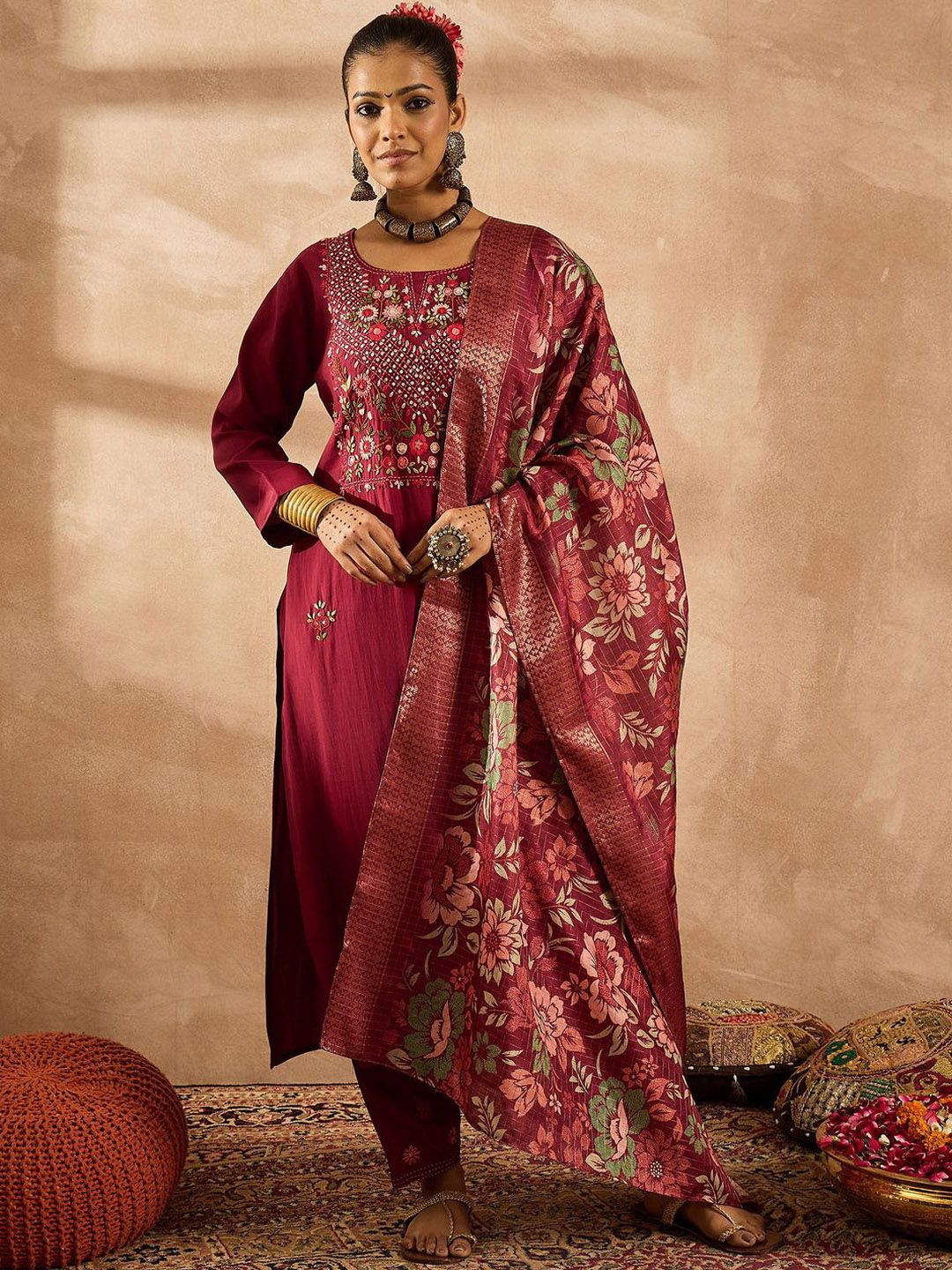 Dhiyona IE Women Floral Embroidered Regular Thread Work Kurta with Trousers & With Dupatta