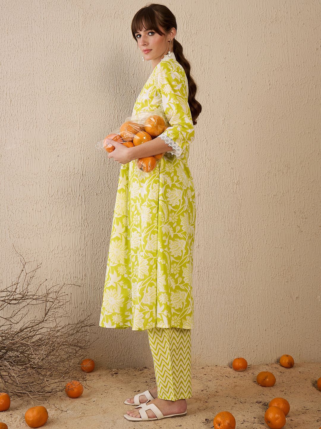 Women Floral Printed Panelled Pure Cotton Kurta with Trousers