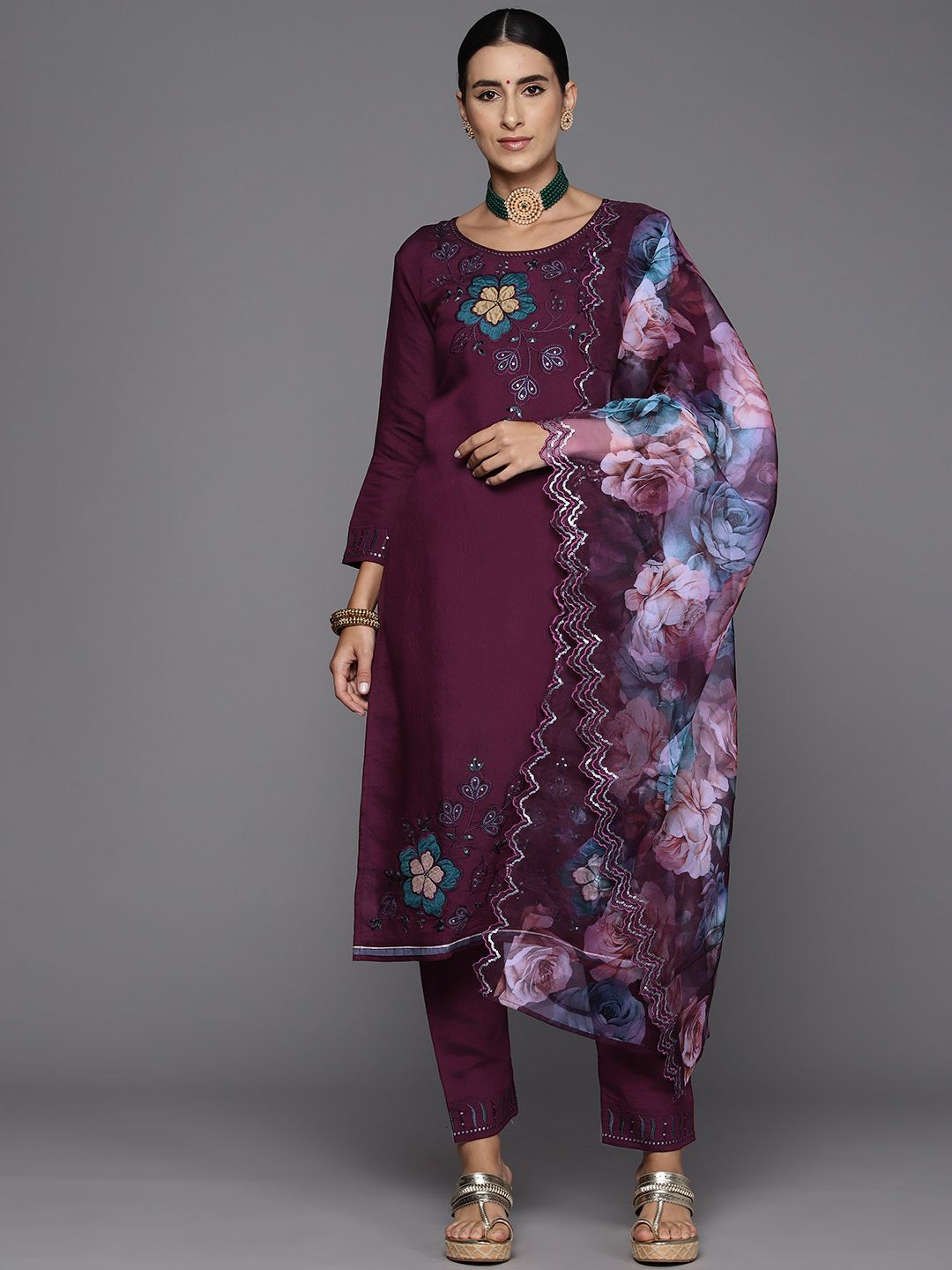 Dhiyona IE Women Floral Embroidered Regular Sequinned Kurta with Trousers & With Dupatta