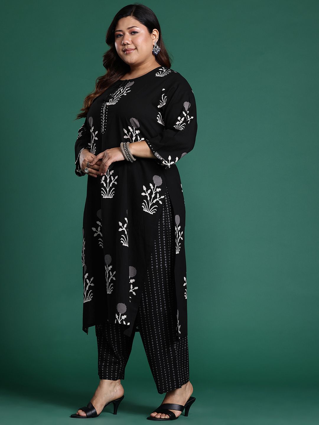 Plus Size Floral Printed Sequinned Pure Cotton Kurta with Trousers & With Dupatta