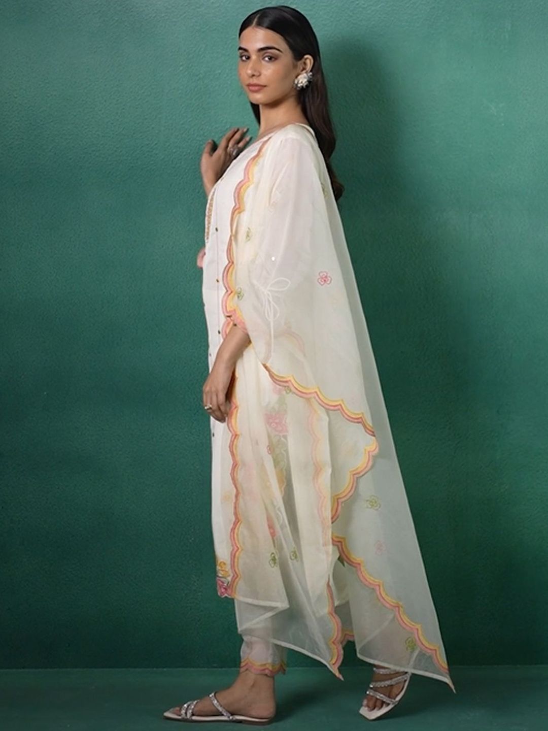 Women Floral Embroidered Regular Mirror Work Kurta with Trousers & Dupatta