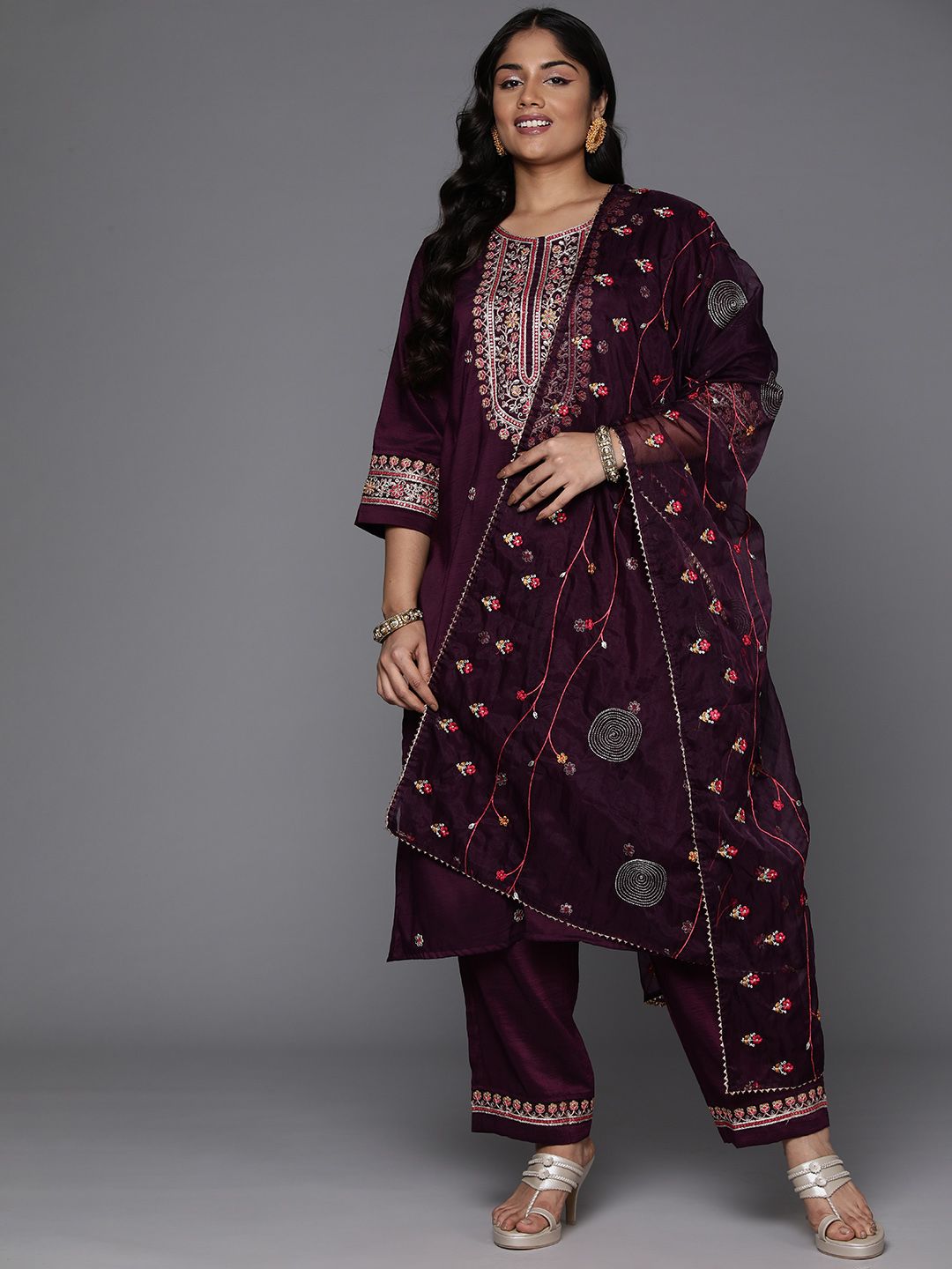 Dhiyona IE Plus Size Floral Embroidered Regular Kurta with Trousers & With Dupatta