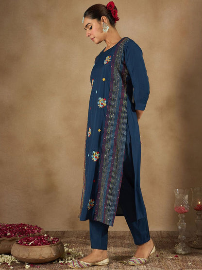 Dhiyona IE Women Floral Embroidered Regular Thread Work Kurta with Trousers