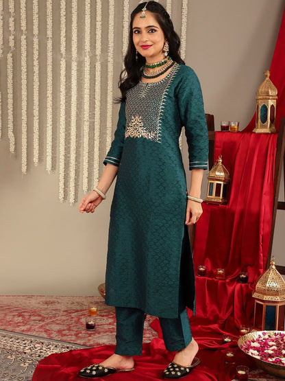 Dhiyona VA Women'sEthnic Motifs Yoke Design Thread Work Kurta & Trousers With Dupatta