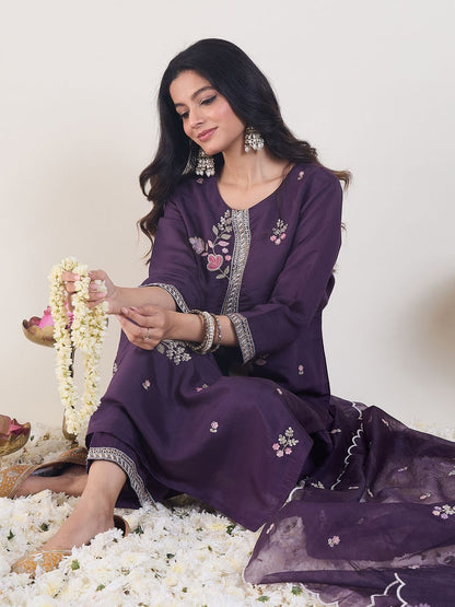 Floral Embroidered Straight Thread Work Kurta With Trousers & Dupatta