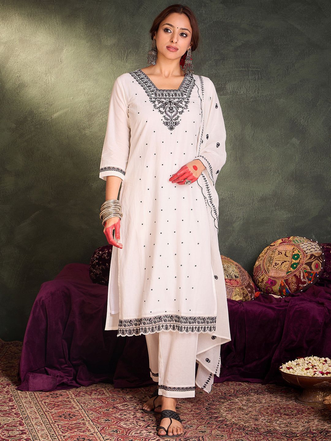 Dhiyona IE Floral Embroidered Thread Work Pure Cotton Kurta With Trousers & Dupatta