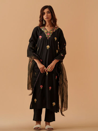 Dhiyona PD Women Floral Embroidered V-Neck Straight Kurta With Trousers & Dupatta