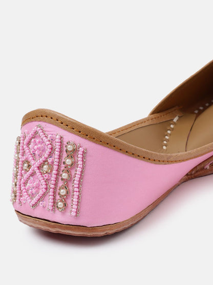 Dhiyona HOP Women Embellished Ethnic Mojaris