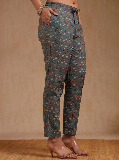 Dhiyona SO Women's Women Floral Printed Kurta With Trousers & With Dupatta