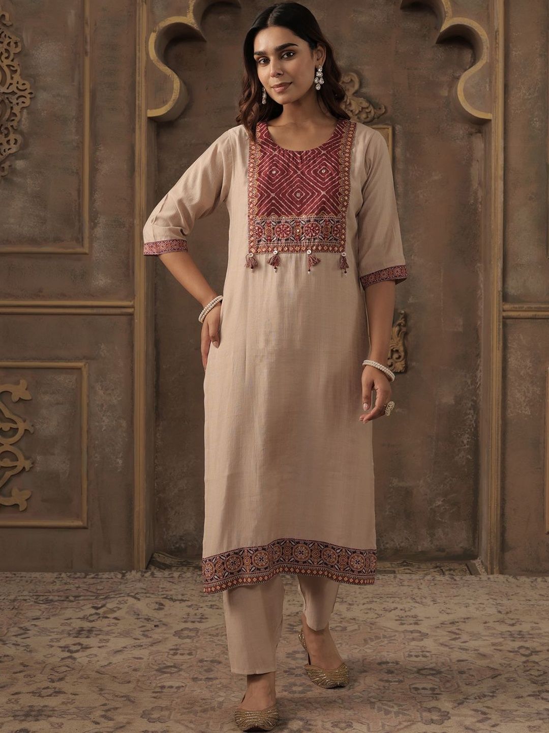 Women Geometric Printed Kurta with Trousers & Dupatta