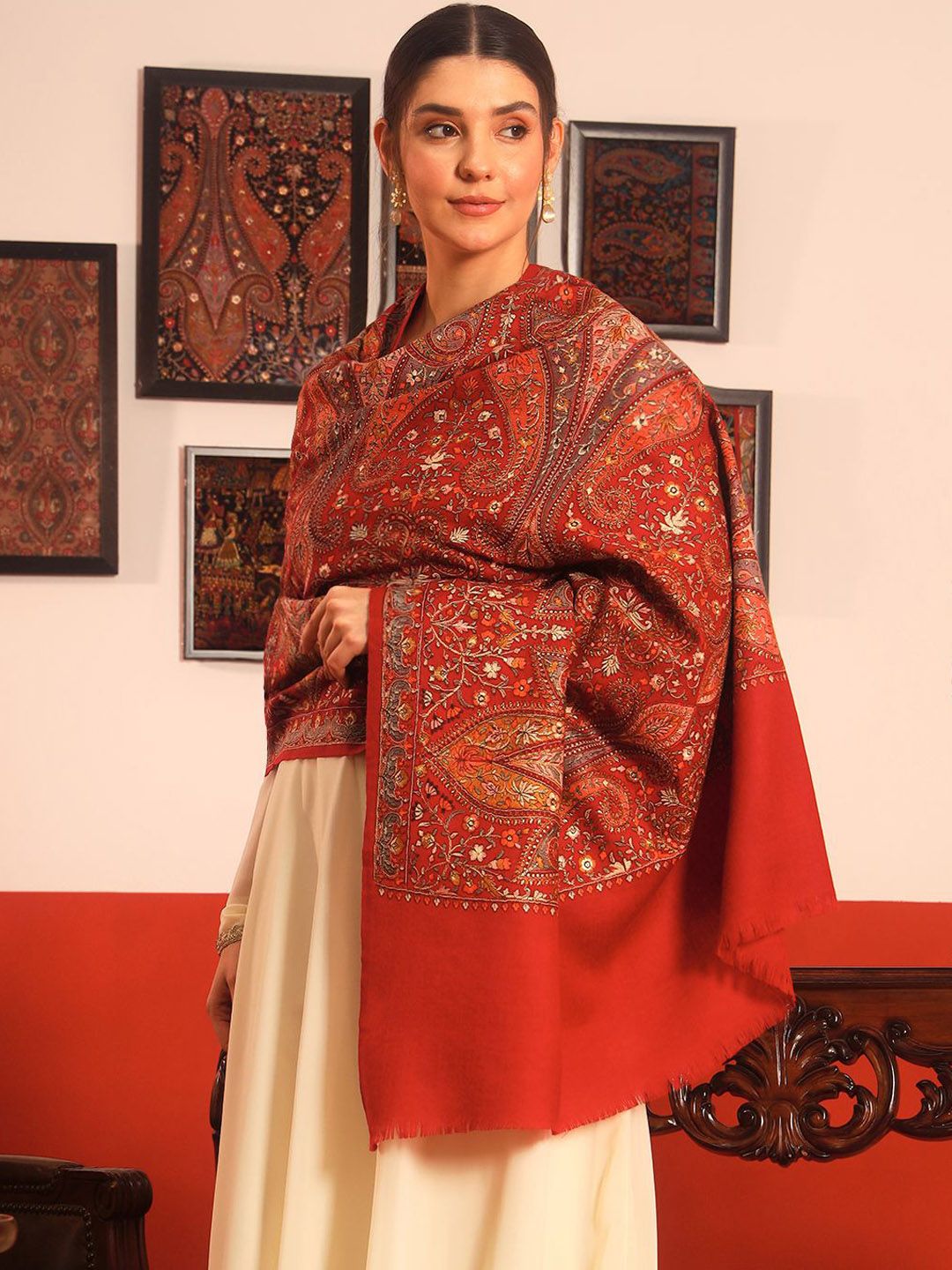 Dhiyona PA Mahnoor Pure Wool Paisley Embroidered Shawl