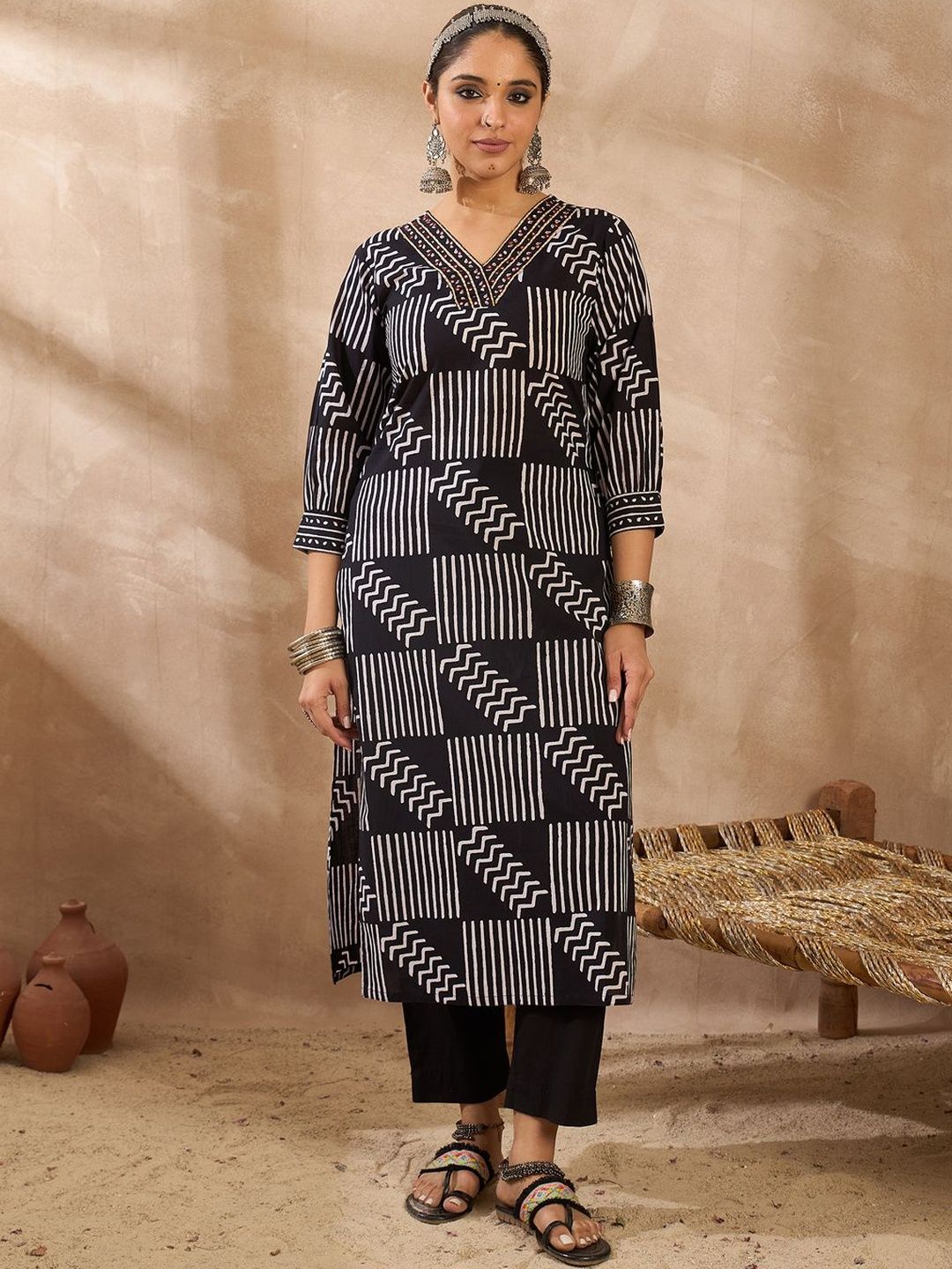 Women Printed Regular Thread Work Pure Cotton Kurta with Trousers & With Dupatta