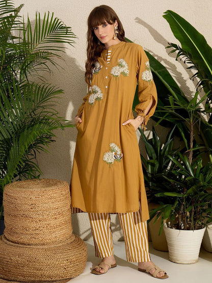 Women Floral Embroidered Pure Cotton Kurta with Trousers