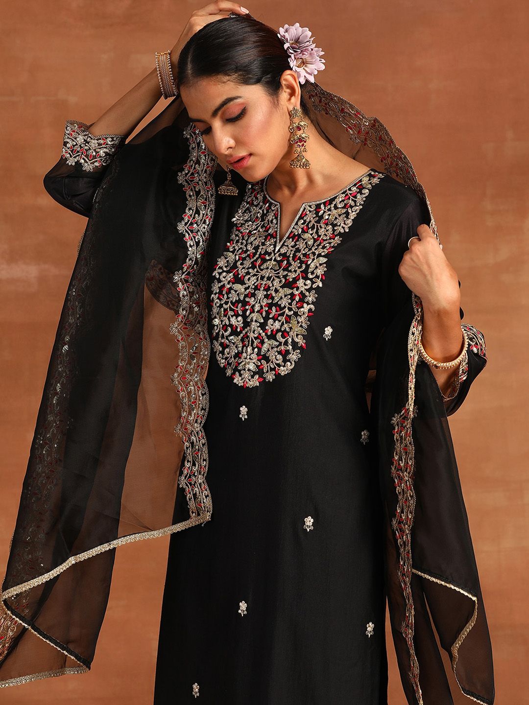 Dhiyona IE Floral Embroidered Thread Work Liva Kurta with Trousers & Dupatta