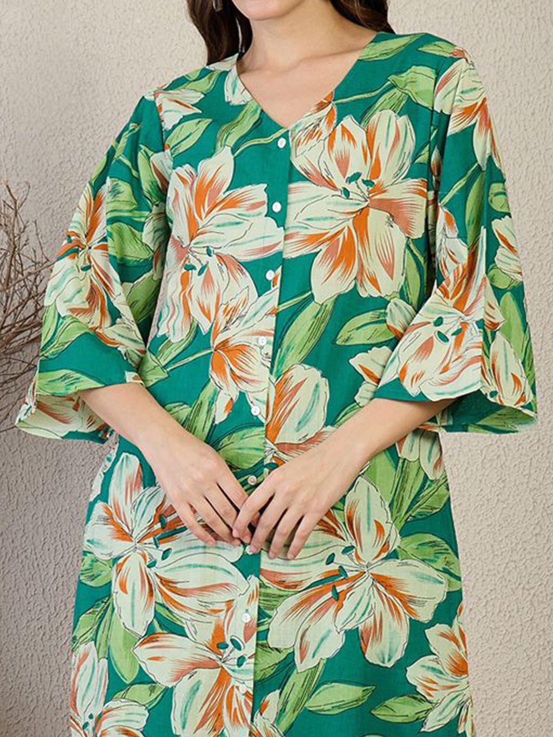Dhiyona IE Floral Printed V-Neck Pure Cotton Straight Kurta With Trousers