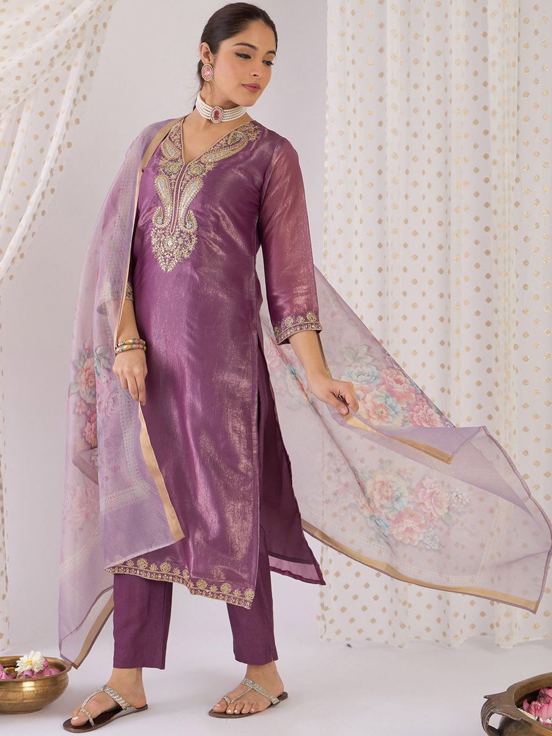 Dhiyona IE Paisley Yoke Design V-Neck Zari Straight Kurta With Trouser And Dupatta