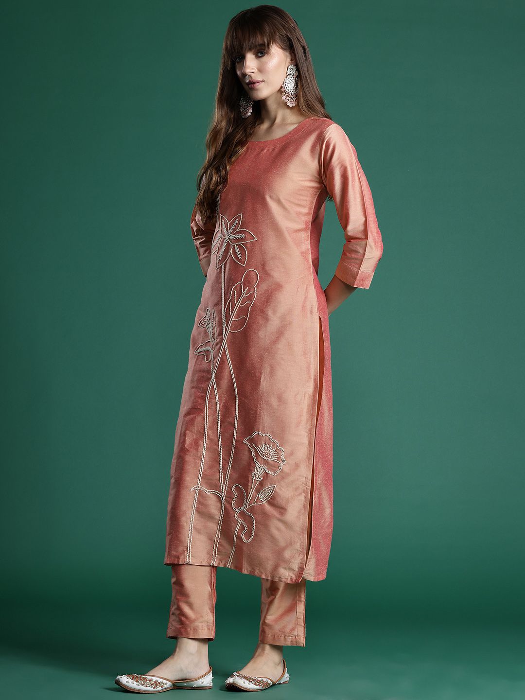 Dhiyona IE Floral Embroidered Thread Work Kurta with Trousers