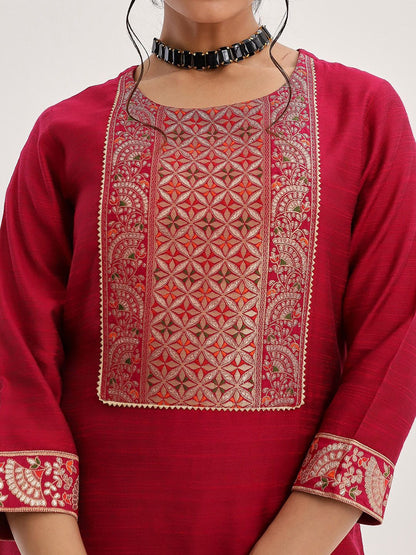 Dhiyona VA Women'sEthnic Motifs Yoke Design Straight Kurta & Trousers With Dupatta