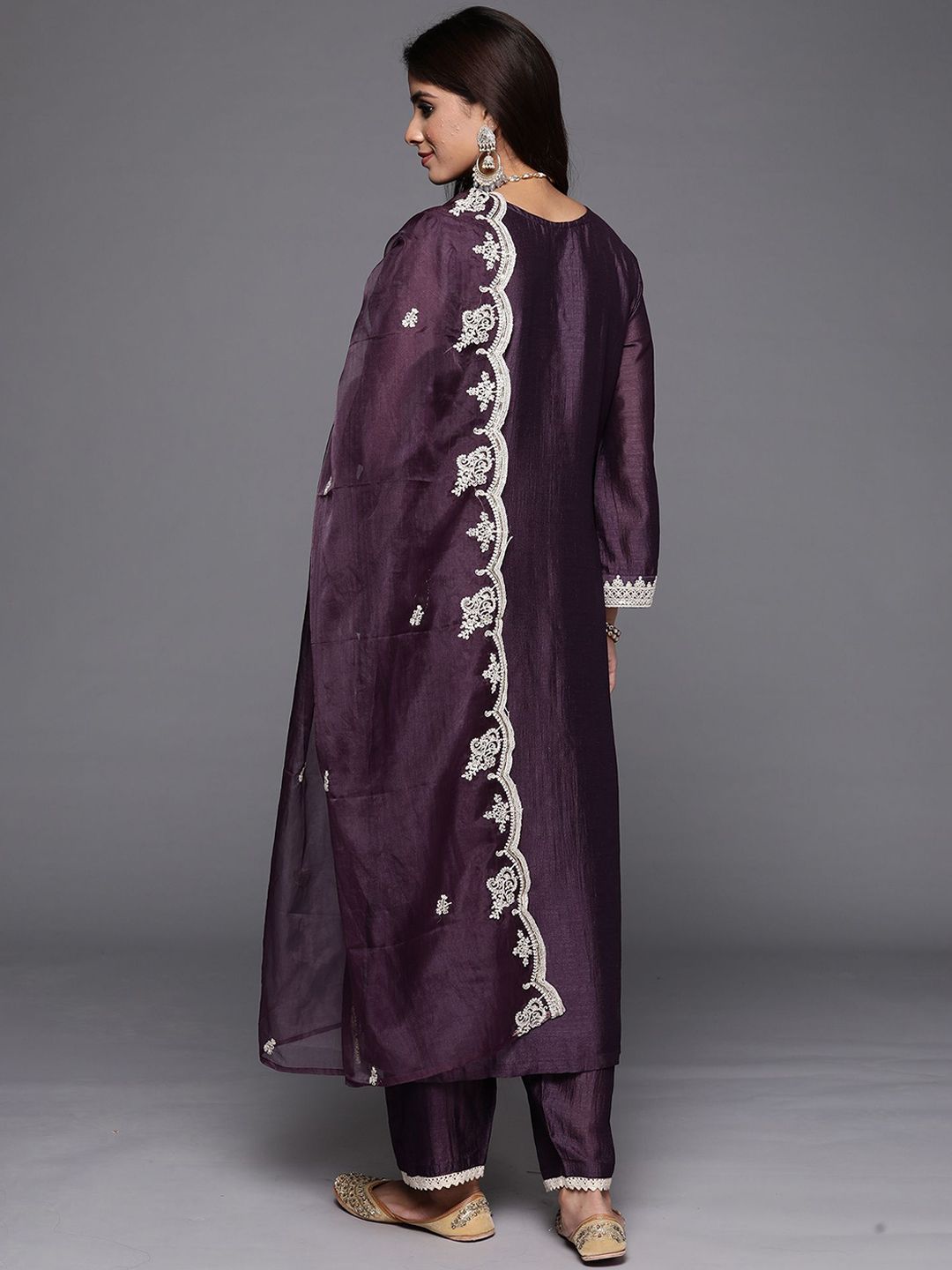 Embroidered Round Neck Three-Quarter Sleeves Sequinned Kurta Set
