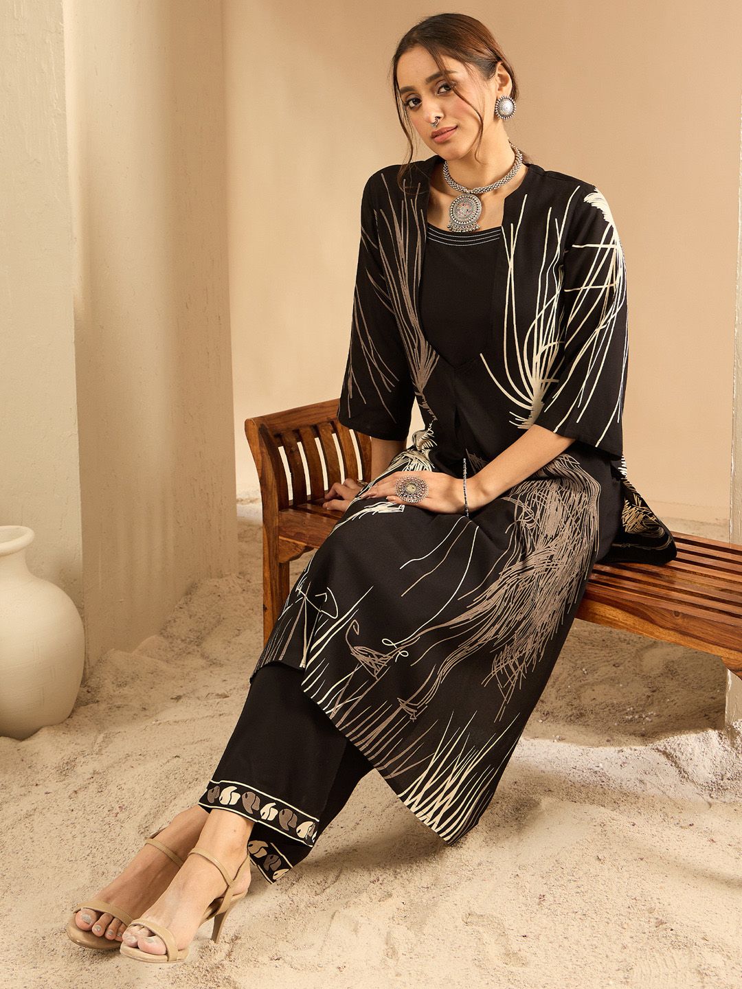 Dhiyona IE Women Printed Regular Kurta with Trousers