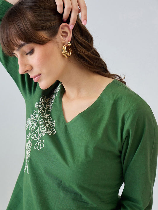 Women Floral Embroidered Regular Thread Work Pure Cotton Kurta with Trousers