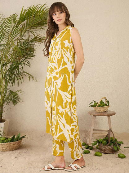 Women Printed Regular Linen Kurta with Trousers