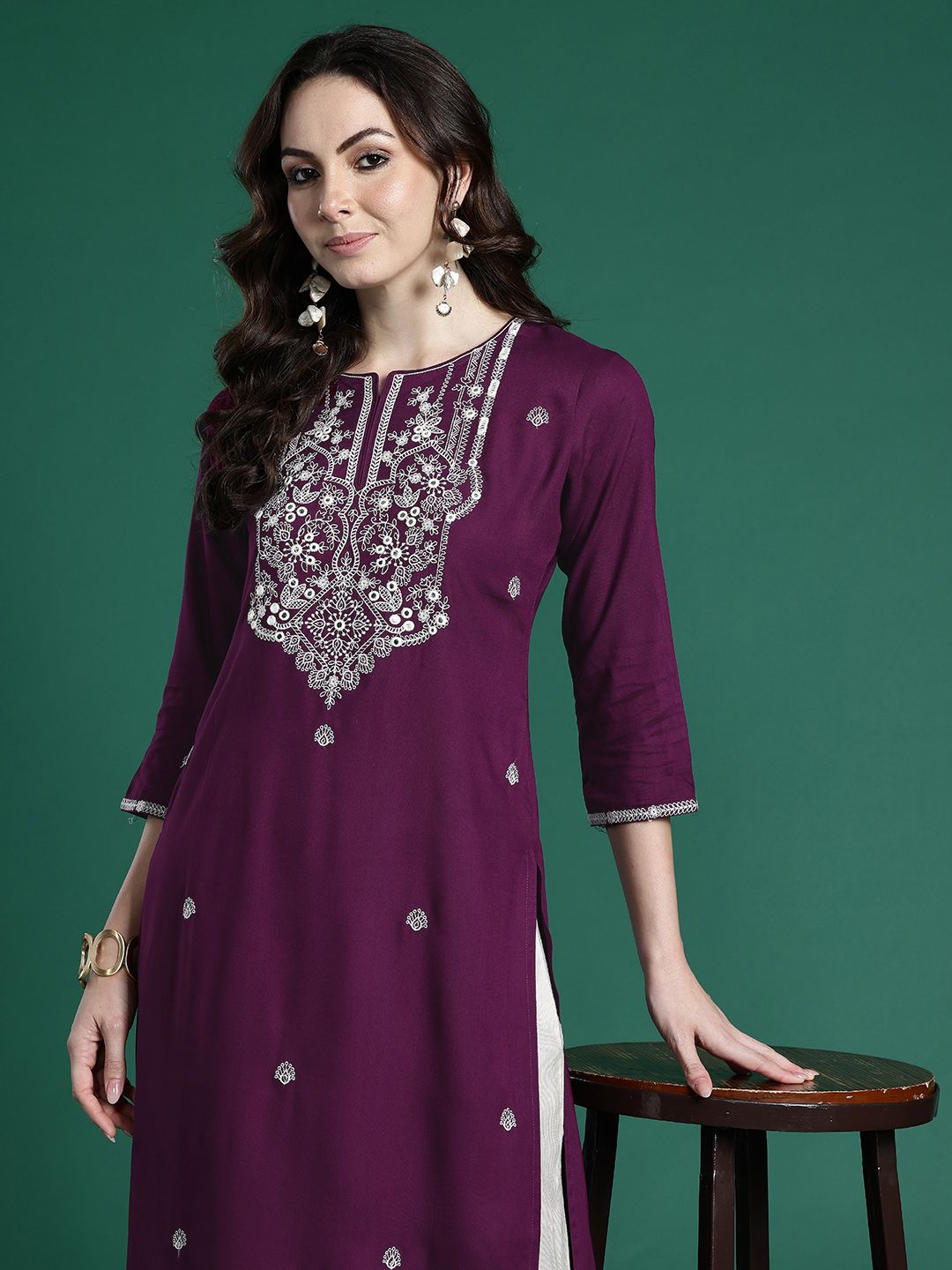 Dhiyona IE Floral Embroidered Floral Kurta