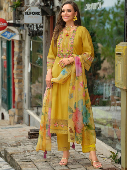 Floral Embroidered Round Neck Thread Work Kurta With Trousers & Dupatta