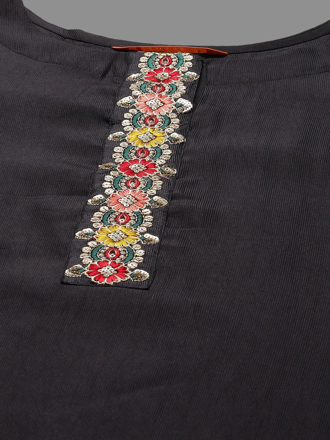 Dhiyona IE Women Round Neck Embroidered Liva Kurta & Trousers With Dupatta
