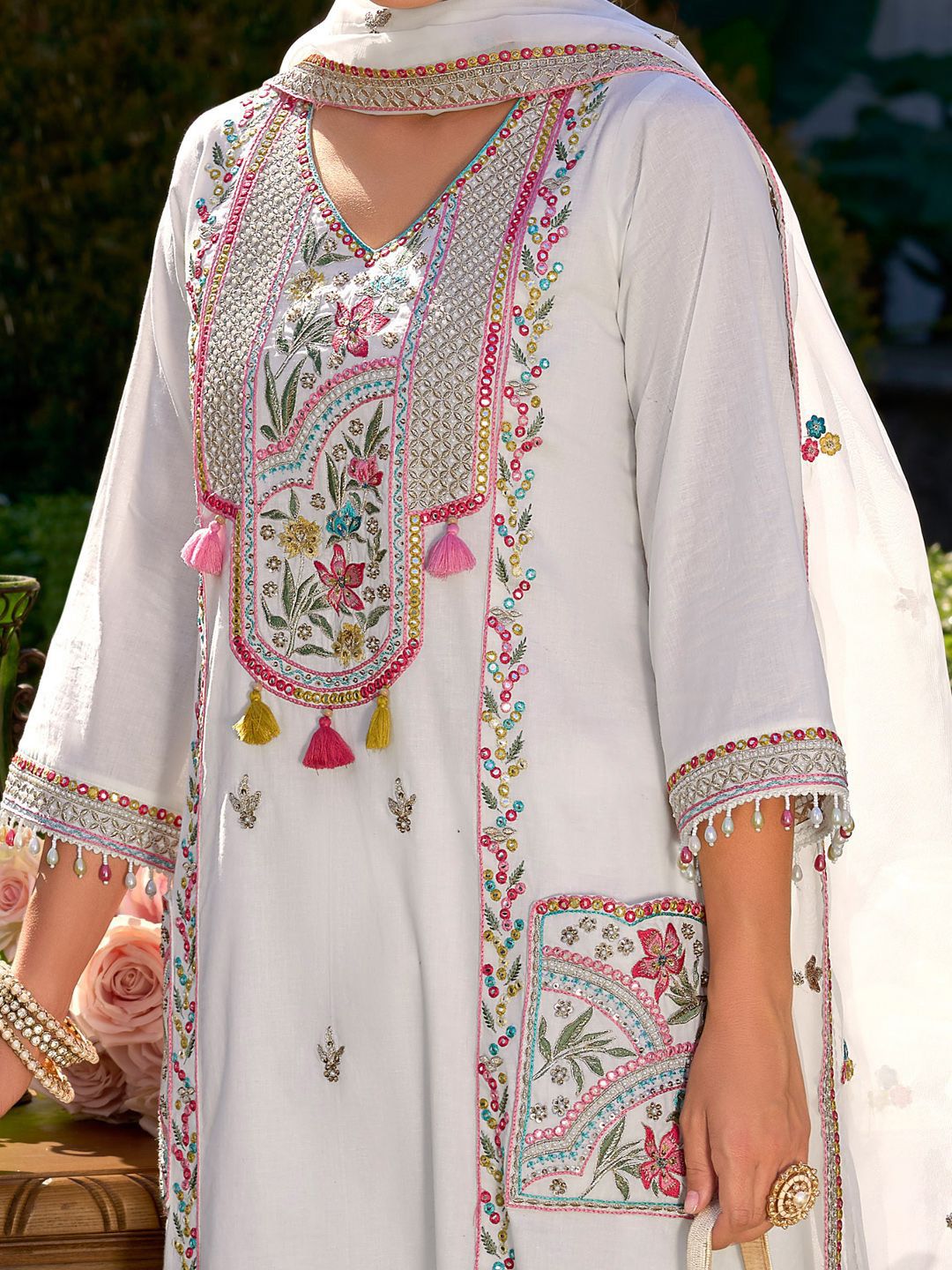 Women Floral Embroidered Regular Kurta with Trousers & With Dupatta