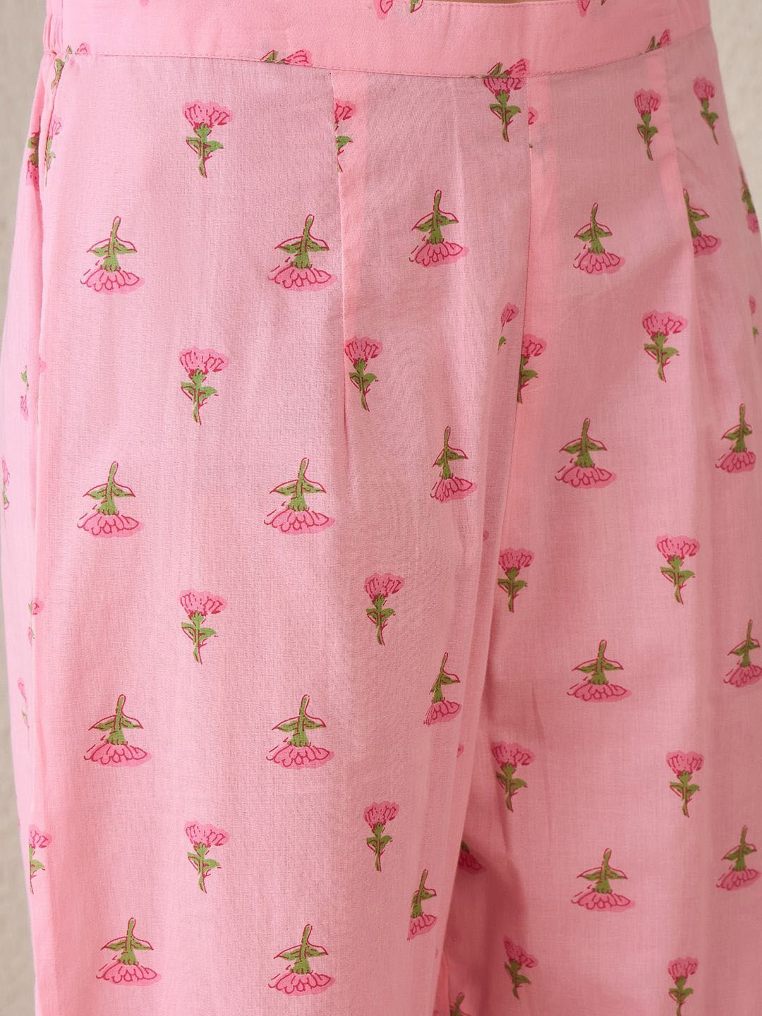 Dhiyona IE Women Floral Printed Regular Pure Cotton Kurta with Trousers