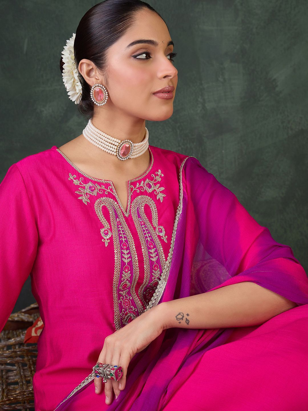 Dhiyona IE Ethnic Motifs Embroidered Sequinned Kurta With Trousers & Dupatta