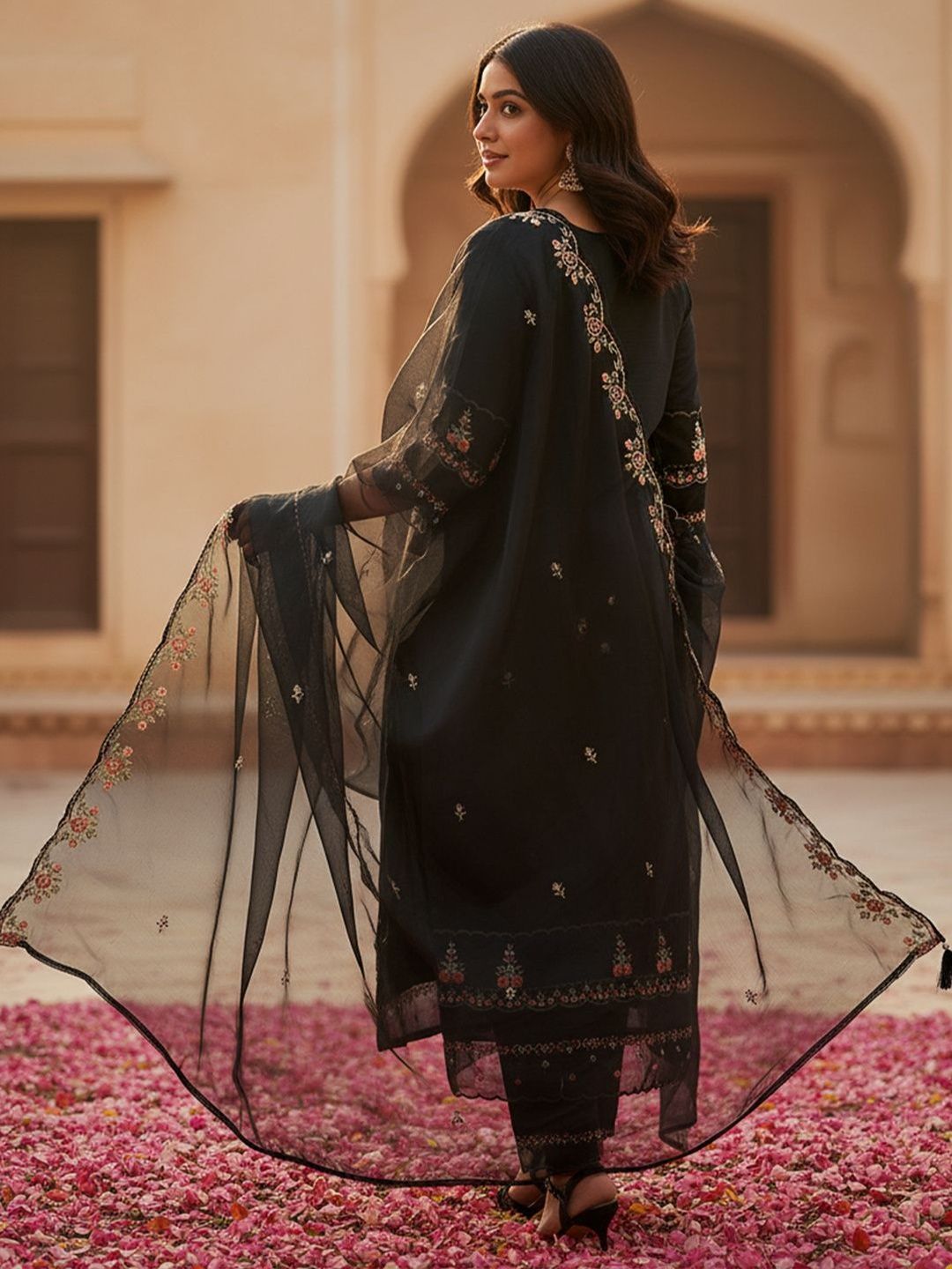 Women Floral Embroidered Regular Thread Work Kurta with Trousers & With Dupatta